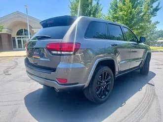 Grand Cherokee 12
