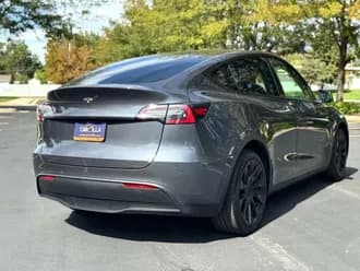 Model Y 4